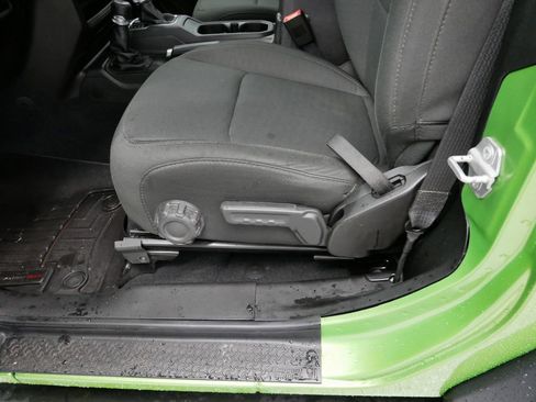 Certified 2019 Jeep Wrangler Sport image 5