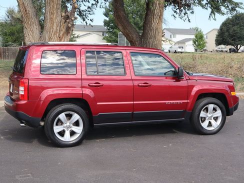 Used 2015 Jeep Patriot Limited w/ Sun/Sound Group FWD image 4