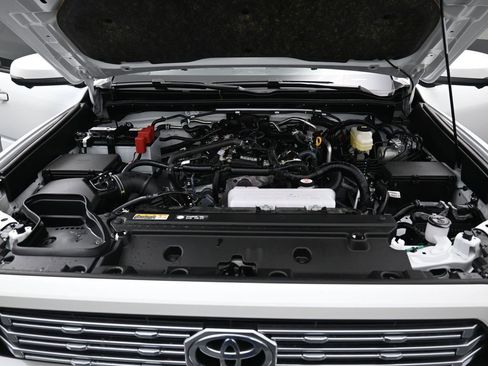 Certified 2025 Toyota 4Runner Limited image 40