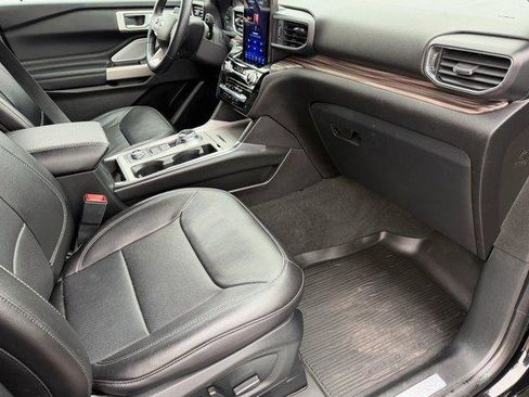 Used 2023 Ford Explorer Limited w/ Limited Technology Package image 13