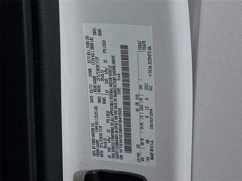 Used 2017 Ford F150 Lariat w/ Equipment Group 502A Luxury AWD/4WD image 24