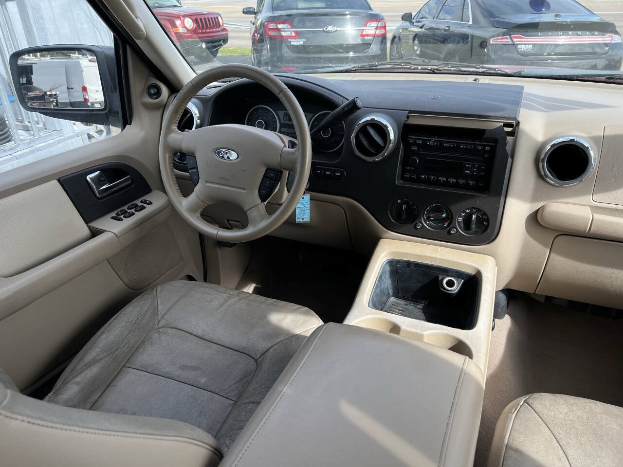 Used 2005 Ford Expedition XLT RWD image 16