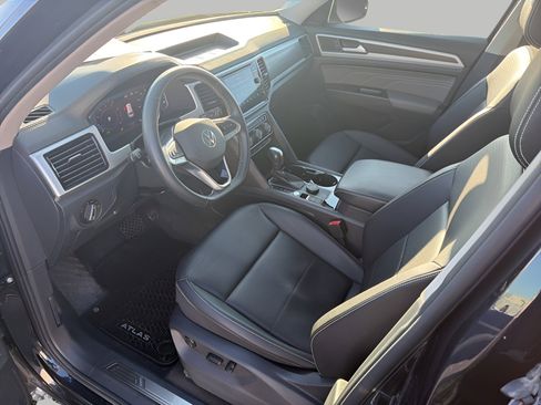Used 2023 Volkswagen Atlas SE image 12
