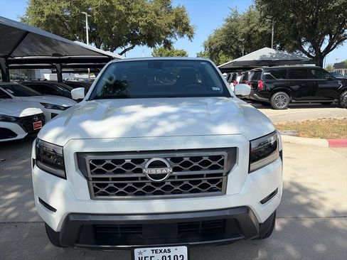 Used 2024 Nissan Frontier SV RWD image 15