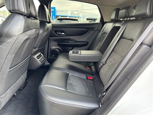 Used 2025 Nissan Ariya FWD image 31