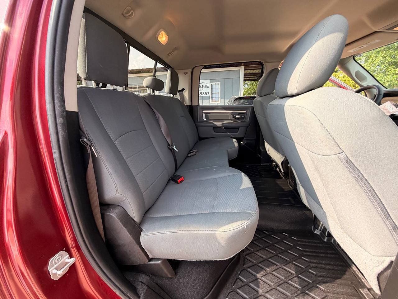 Used 2019 RAM 1500 Classic SLT RWD image 17