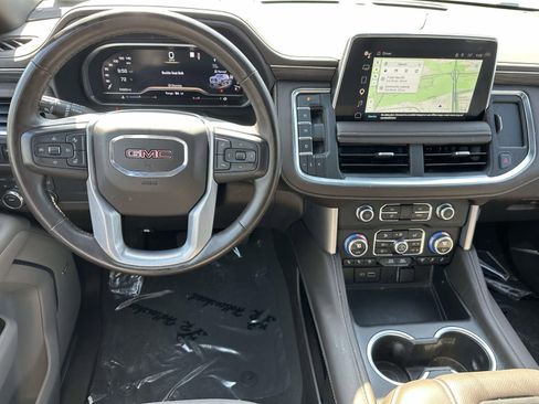 Certified 2023 GMC Yukon XL SLT w/ SLT Premium Package AWD/4WD image 8