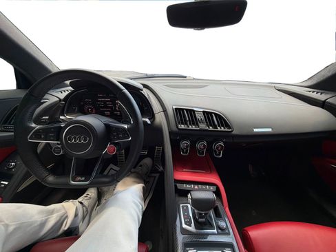 Used 2021 Audi R8 V10 w/ Premium Package RWD image 21
