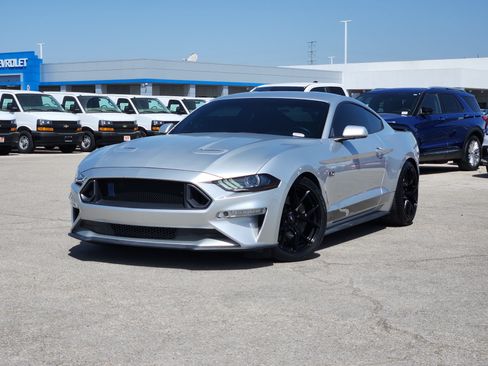 Used 2018 Ford Mustang GT RWD image 1