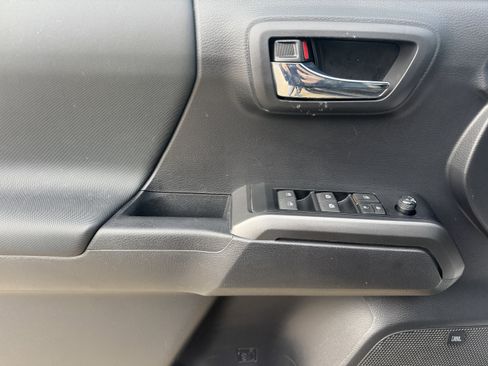 Used 2023 Toyota Tacoma TRD Off-Road w/ TRD Premium Off Road Package image 9