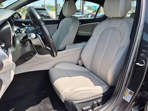 Used 2025 Genesis G70 2.5T RWD image 25