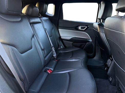 Used 2024 Jeep Compass Limited image 14