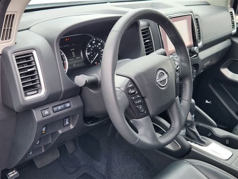 Used 2024 Nissan Frontier SL w/ Technology Package image 2