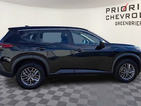 Used 2023 Nissan Rogue S image 9