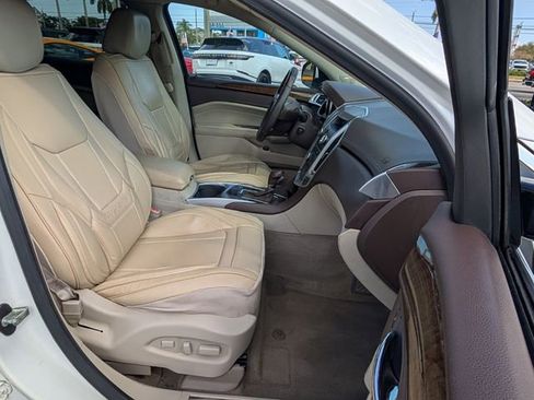 Used 2012 Cadillac SRX Luxury image 18