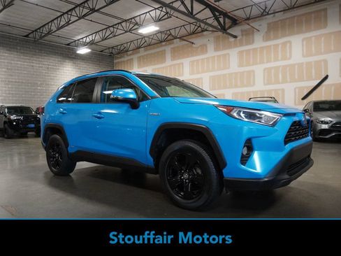 Used 2019 Toyota RAV4 XLE AWD/4WD image 1