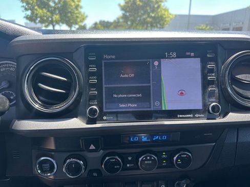 Used 2022 Toyota Tacoma TRD Sport AWD/4WD image 16