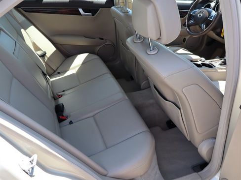 Used 2012 Mercedes-Benz C 250 Sedan image 10