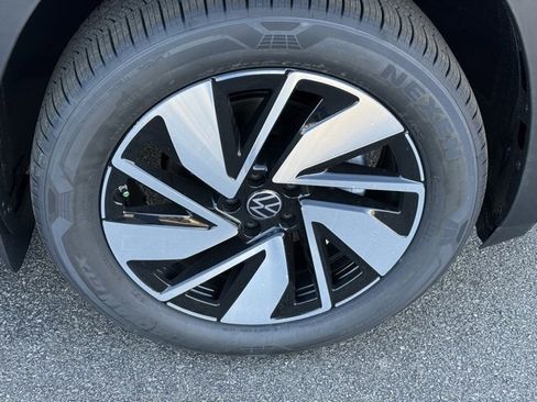 New 2026 Volkswagen Atlas SE image 8