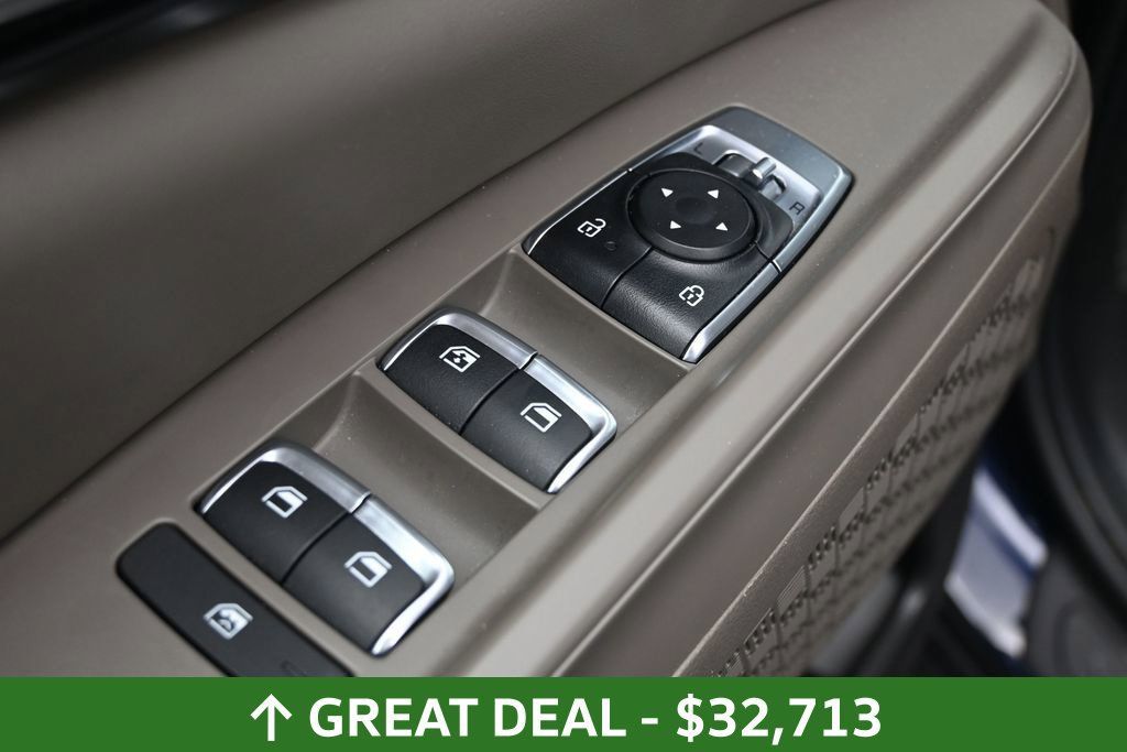 Used 2026 Kia Carnival FWD image 17