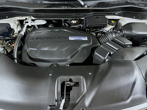 Used 2018 Honda Pilot Touring image 32