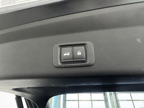 Used 2024 Mitsubishi Outlander SE image 38