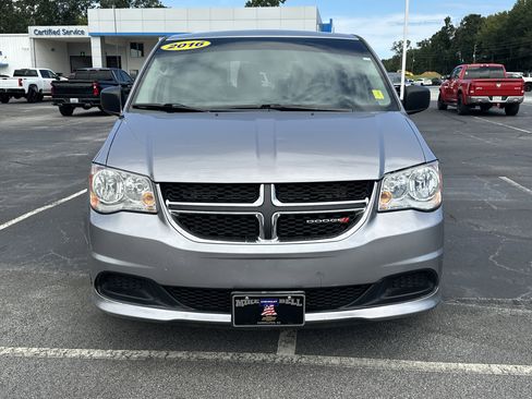 Used 2016 Dodge Grand Caravan American Value Package image 3