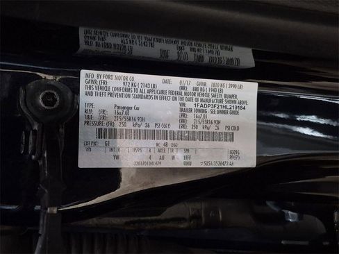 Used 2017 Ford Focus SE w/ Cold Weather Package image 29