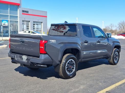 Used 2024 Toyota Tacoma TRD Off-Road w/ TRD Off Road Upgrade Package image 6