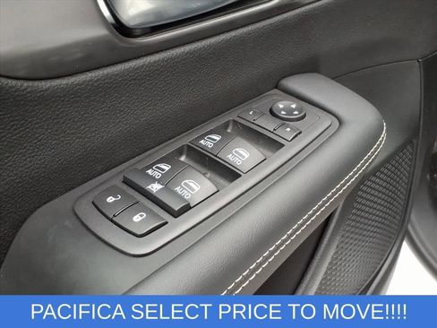 New 2026 Chrysler Pacifica Select image 15