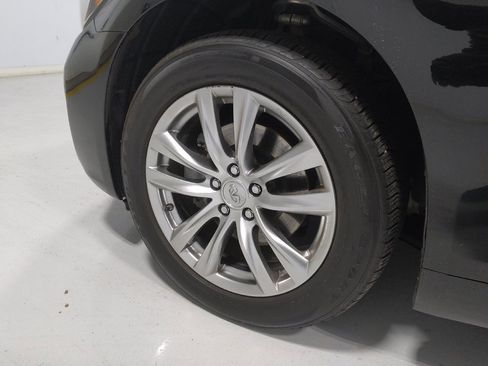 Used 2017 INFINITI Q70 3.7 image 31