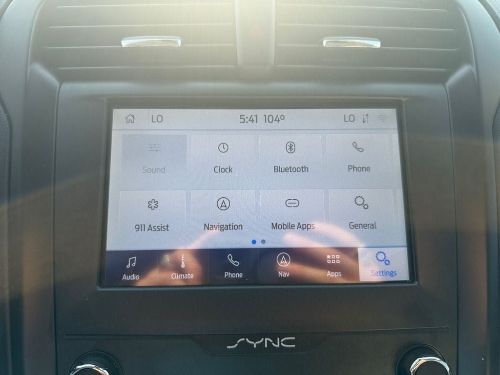 Used 2020 Ford Fusion SE w/ Equipment Group 151A FWD image 27