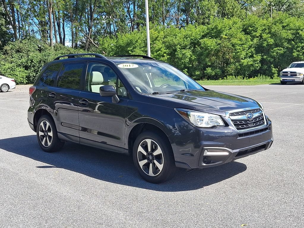 Used 2017 Subaru Forester 2.5i Premium AWD/4WD image 3