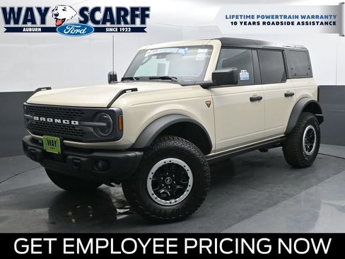 New 2026 Ford Bronco Badlands w/ Sasquatch Package AWD/4WD image 1