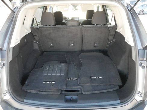 Used 2023 Nissan Rogue SV image 18