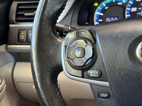 Used 2014 Toyota Camry XLE w/ Leather Package FWD image 25