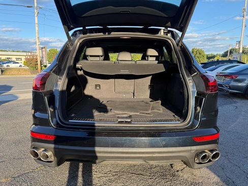 Used 2015 Porsche Cayenne S image 13