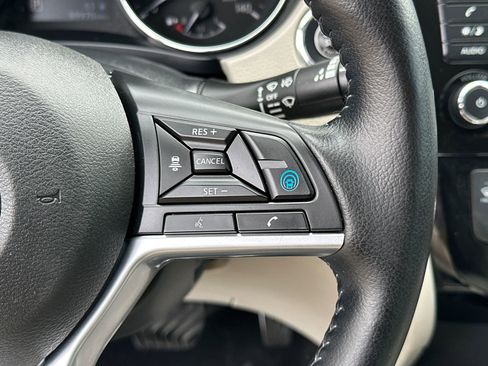 Used 2022 Nissan Rogue Sport SV w/ Technology Package image 24