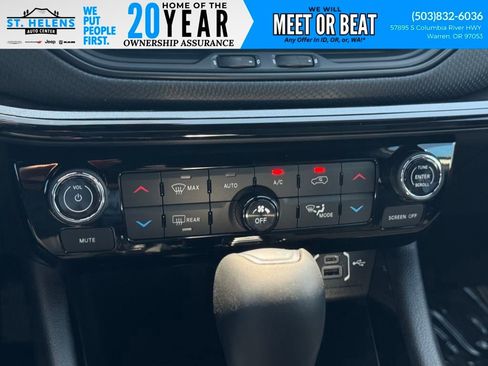 New 2025 Jeep Compass Limited w/ Sun & Sound Group image 28