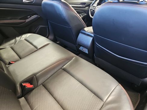 Used 2024 Nissan Altima 2.5 SR FWD image 11