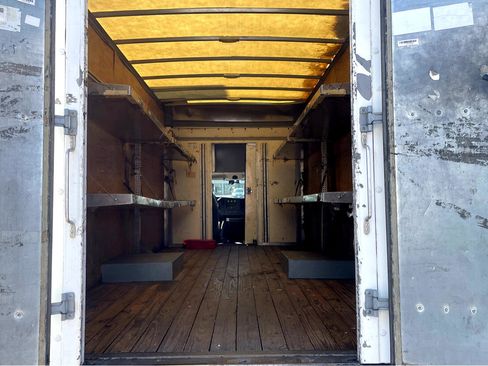 Used 2018 GMC Savana 4500 w/ Power Convenience Package image 7