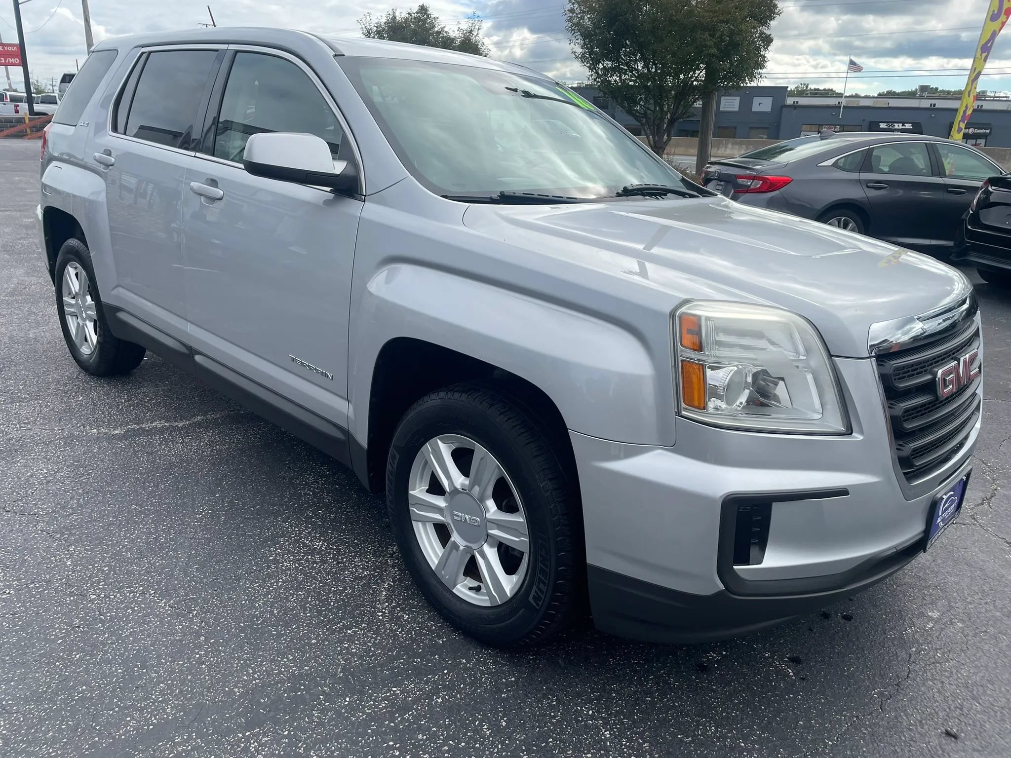 Used 2016 GMC Terrain SLE FWD image 3
