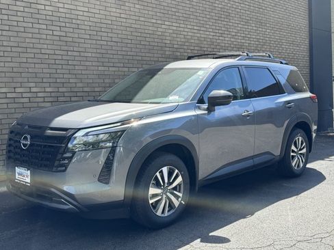 New 2026 Nissan Pathfinder SL w/ Cargo Package AWD/4WD image 19