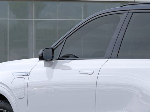 New 2026 Cadillac Vistiq Platinum w/ LPO, Floor Liner Package image 12