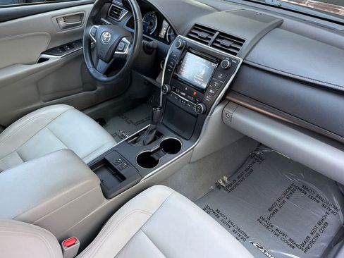 Used 2015 Toyota Camry XLE w/ Moonroof Package FWD image 17
