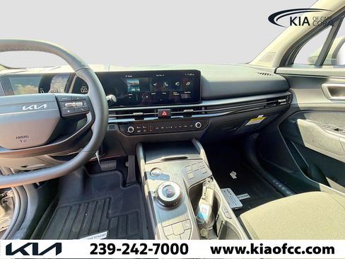 New 2026 Kia Sportage LX FWD image 23