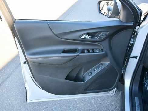 Used 2022 Chevrolet Equinox Premier FWD image 25