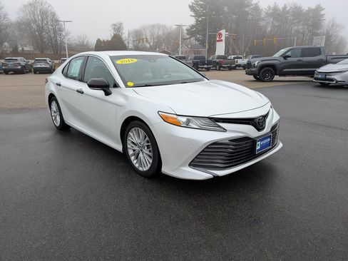 Used 2018 Toyota Camry XLE image 7