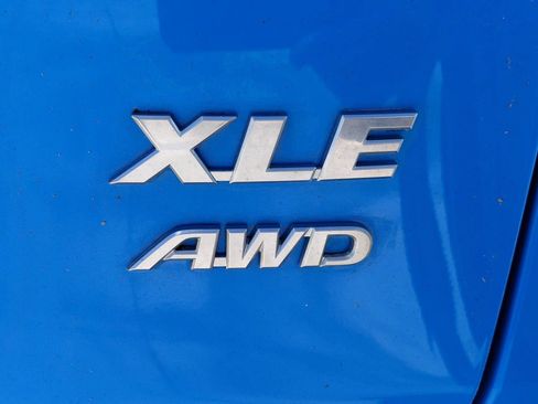 Used 2019 Toyota RAV4 XLE Premium w/ All Weather Liner Package AWD/4WD image 18