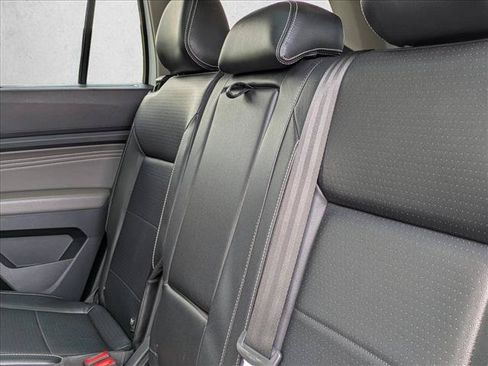 Used 2022 Volkswagen Atlas SE w/ Panoramic Sunroof Package FWD image 18